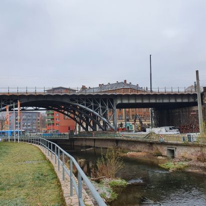 Eisenbahnbrücke aus Stahl