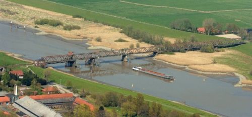 Luftaufnahme der Friesenbrücke