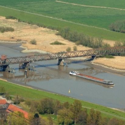 Luftaufnahme der Friesenbrücke